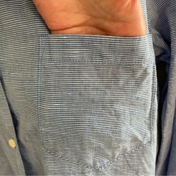 GAP The Fitted Boyfriend Striped Blue/White Button Down Front Pocket Shirt - Picture 6 of 7